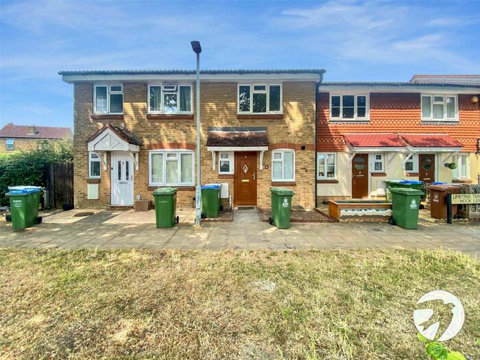 2 Bedroom House To Rent In Hook Lane, Welling, DA16