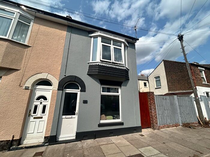 3 Bedroom End Of Terrace House To Rent In Meyrick Road, Portsmouth, PO2