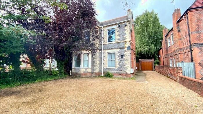 2 Bedroom Apartment To Rent In Elm House, Western Elms Avenue, Reading, Berkshire, RG30