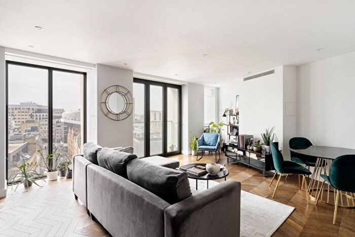 2 Bedroom Flat For Sale In Hexagon Apartments, Newton Street, WC2B