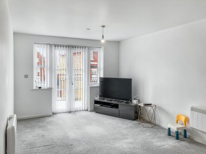 2 Bedroom Flat For Sale In Spinel Court, Richmer Road, Erith, Kent, DA8
