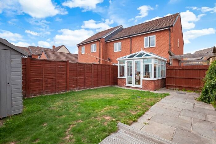 2 Bedroom End Of Terrace House To Rent In Rookery Court, Didcot, OX11