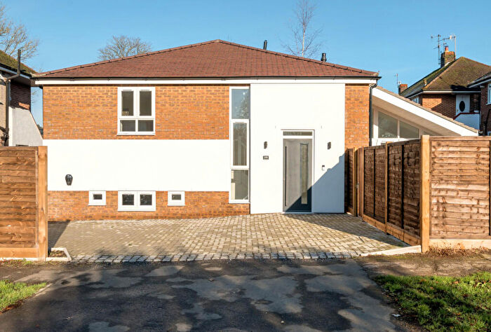 3 Bedroom Detached House For Sale In Kingsley Grove, Reigate, Surrey, RH2