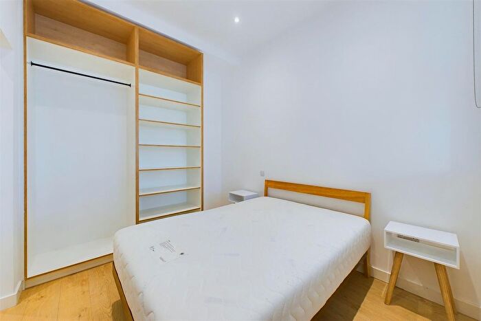 1 Bedroom Flat To Rent In Park View, London, TW8