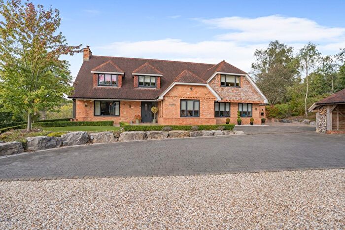 4 Bedroom Detached House For Sale In Cardiff Road, Edwardsville, CF46