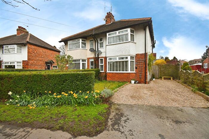 4 Bedroom Semi Detached House For Sale In New Walk, North Ferriby, HU14