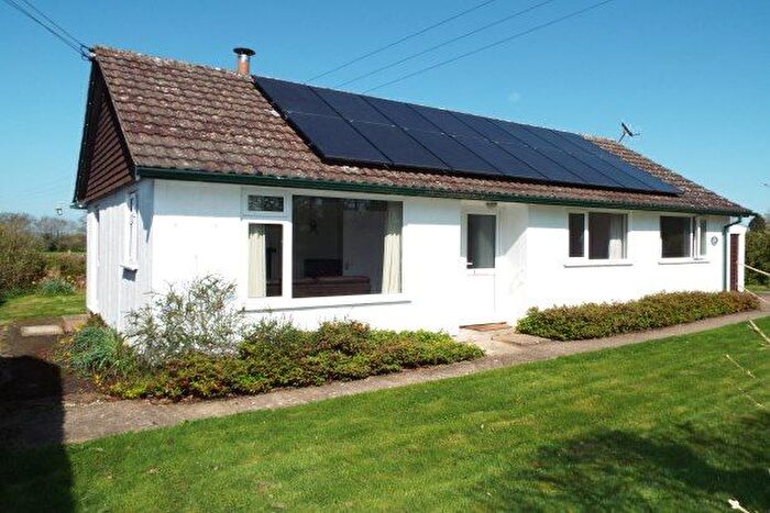 3 Bedroom Bungalow To Rent In Broadheath Common, Worcester, WR2