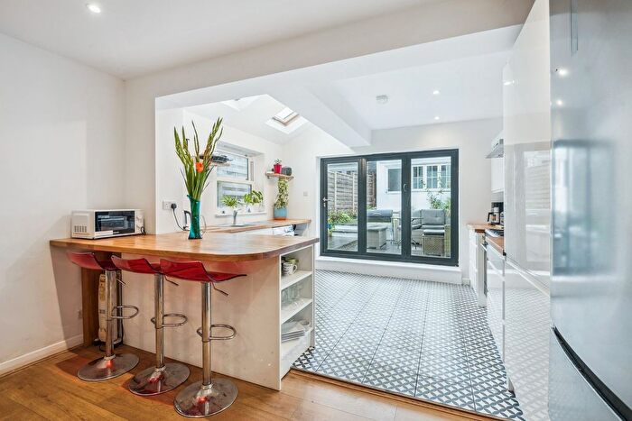 3 Bedroom Semi Detached House For Sale In Orchard Grove, Chalfont St Peter, Gerrards Cross, SL9