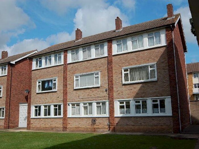1 Bedroom Flat To Rent In The Ridgeway, Marshalswick, St Albans, AL4