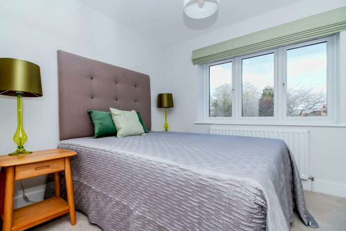 2 Bedroom Apartment To Rent In Banbury Road, Kidlington, OX5