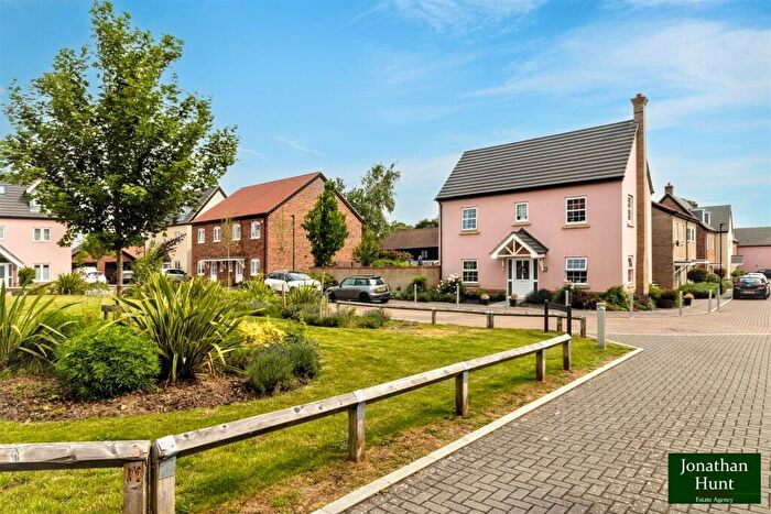 4 Bedroom Detached House For Sale In Hummerston Close, Buntingford, SG9