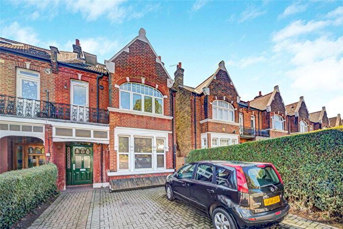 1 Bedroom Flat For Sale In Mitcham Lane, Furzedown, SW16