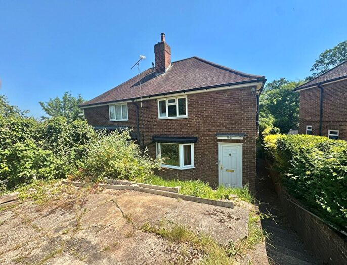 3 Bedroom Semi Detached House For Sale In Woodside Road, Guildford, GU2