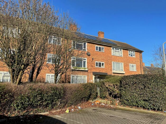 2 Bedroom Flat To Rent In North Orbital Road, Denham, Middlesex, UB9