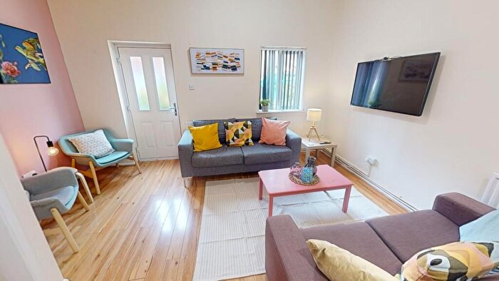 6 Bedroom Terraced House To Rent In Raleigh Street, Nottingham, Nottinghamshire, NG7