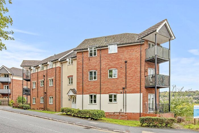 2 Bedroom Flat For Sale In Moonstone Court, High Wycombe, HP12