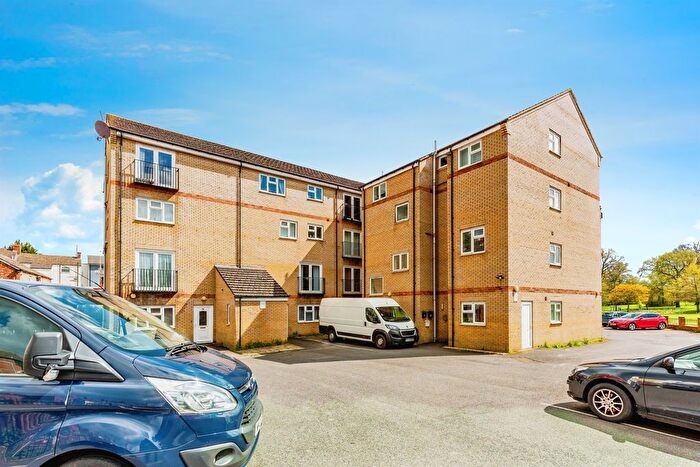 2 Bedroom Flat For Sale In Fields View, Wellingborough, NN8