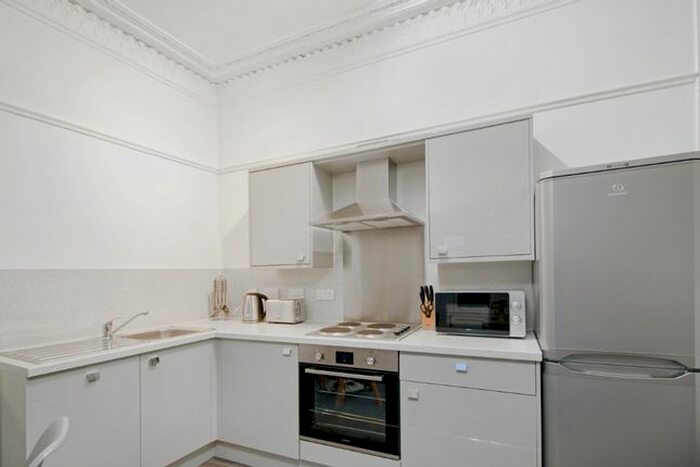 2 Bedroom Flat To Rent In Perth Road, West End, Dundee, DD1