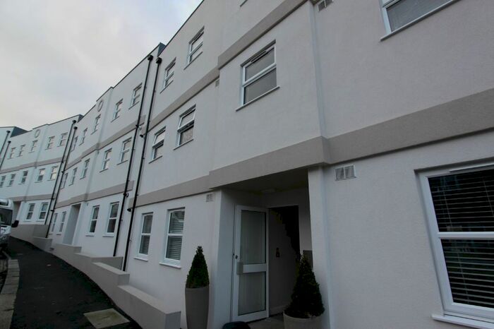 2 Bedroom Flat To Rent In Park View, Arundel Crescent, Plymouth, Devon PL1