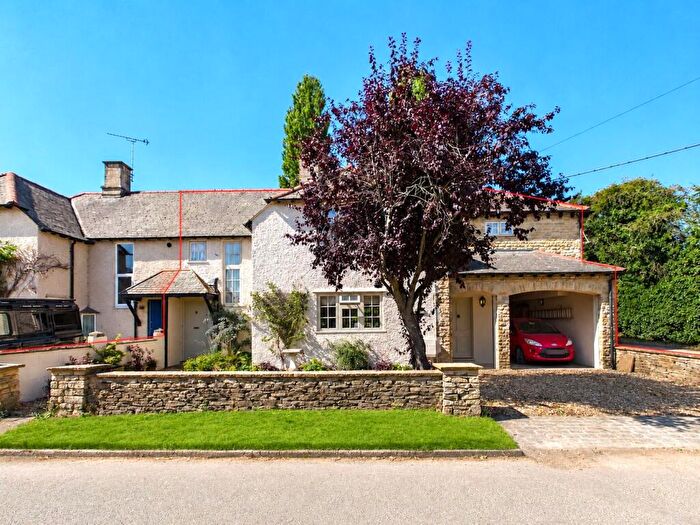 4 Bedroom Semi-Detached House For Sale In Green Lane, Milton-under-Wychwood, OX7