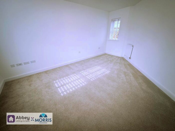 3 Bedroom Semi-Detached House For Sale In Waterman Close, Leicester, LE2