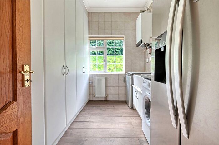 4 Bedroom Detached House For Sale In The Chase, Rochford, Essex, SS4