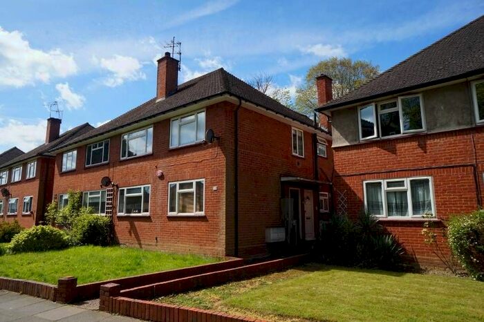 2 Bedroom Flat To Rent In Lloyd Court, Pinner HA5