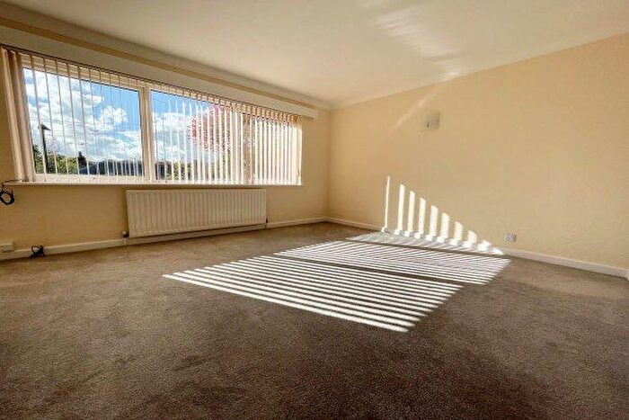 2 Bedroom Flat To Rent In Bushey Wood Road, Sheffield, S17