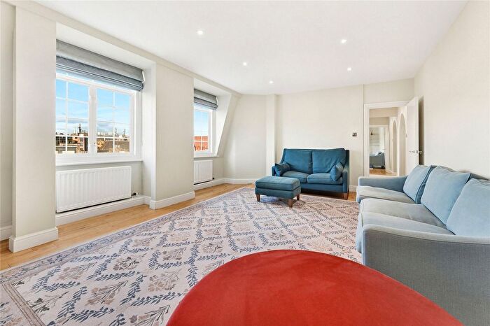 3 Bedroom Flat To Rent In Harrowby Street, London, W1H