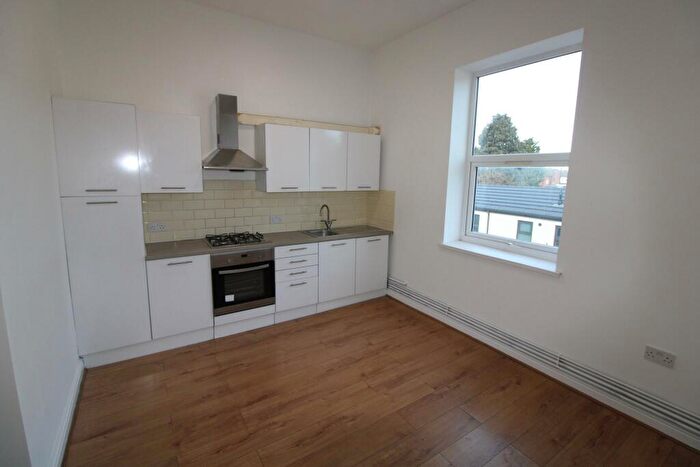 2 Bedroom Flat To Rent In St Paul St West, Staffordshire, Burton Upon Trent, DE14