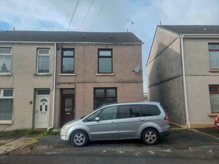 3 Bedroom House To Rent In Maes Road, Llangennech, Carmarthenshire, SA14