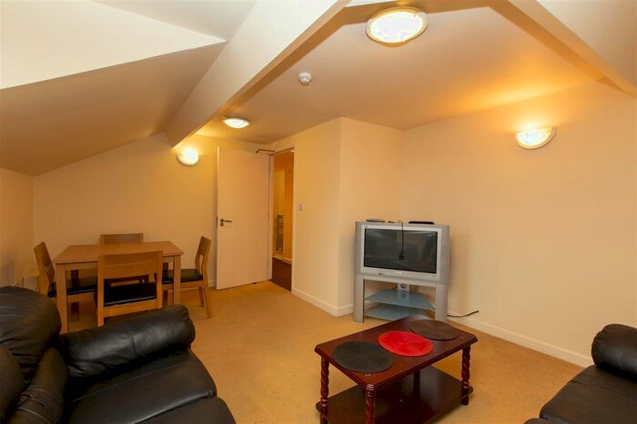 2 Bedroom Flat To Rent In Aylestone Road, Aylestone, Leicester LE2