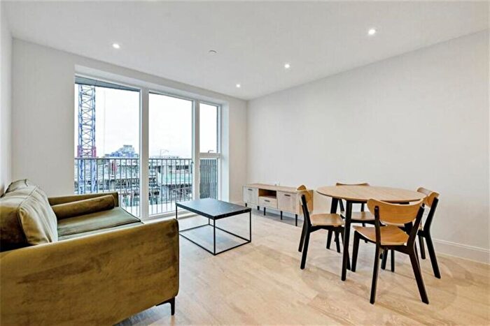 2 Bedroom Apartment To Rent In Aquifer House, Horlicks Quarter, Slough, SL1