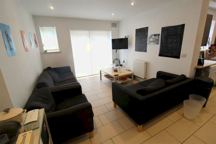 6 Bedroom Private Hall To Rent In Sir Henry Parkes Road, Coventry, CV5