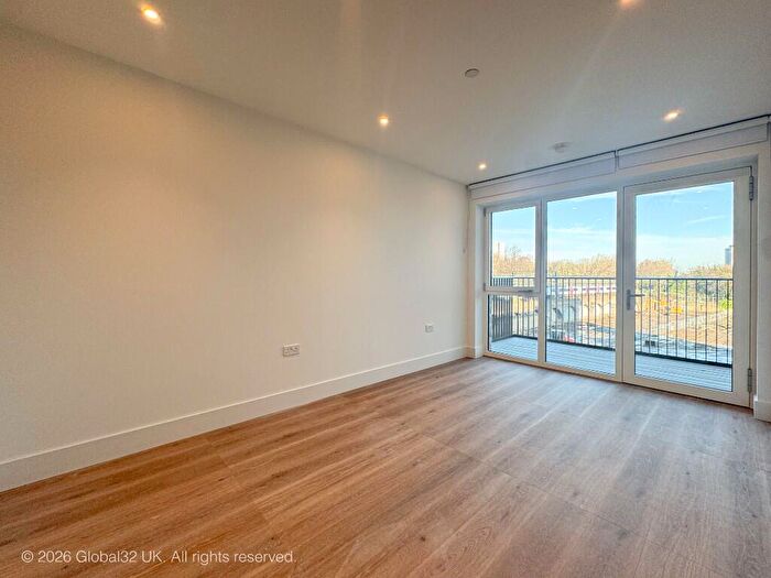 1 Bedroom Apartment For Sale In , Bow Common Lane, London, E3