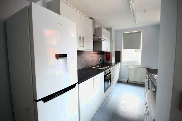 3 Bedroom Terraced House To Rent In Winston Gardens, Headingley, Leeds, LS6