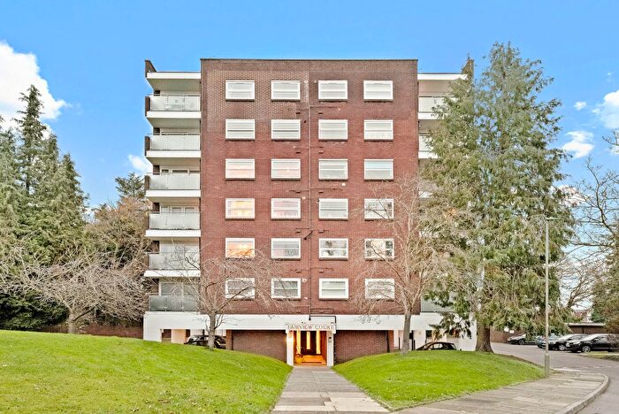 2 Bedroom Flat For Sale In Fairview Court, Linksway, Hendon, NW4