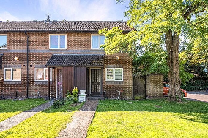 2 Bedroom Property For Sale In Abbeyfields Close, Ealing, London, NW10