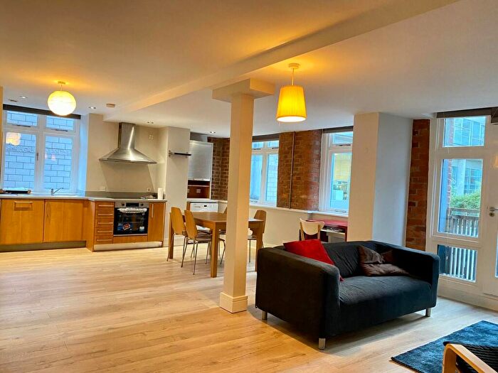 2 Bedroom Apartment To Rent In The Gallery, Blackfriars Street, Salford, M3