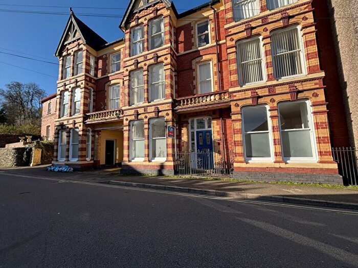1 Bedroom Flat To Rent In Llys Morfa, George Street, Llandeilo, Carmarthenshire., SA19