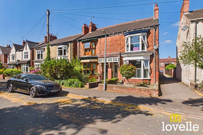 3 Bedroom End Of Terrace House For Sale In Linden Avenue, Cottingham, HU16