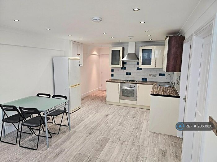 2 Bedroom Flat To Rent In London Street, Reading, RG1