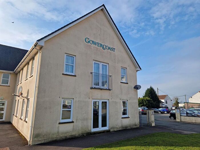 2 Bedroom Flat To Rent In Station Road, Penclawdd, Swansea, SA4