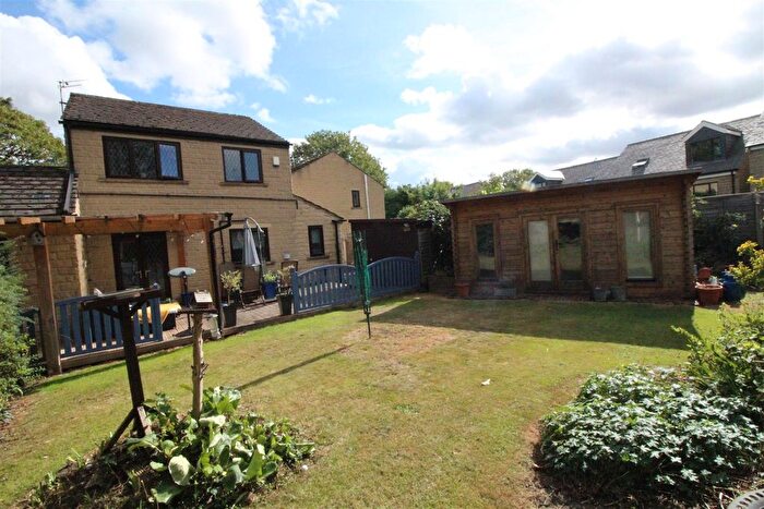 4 Bedroom Link Detached House For Sale In St. Peters Close, Birstall, Batley, WF17