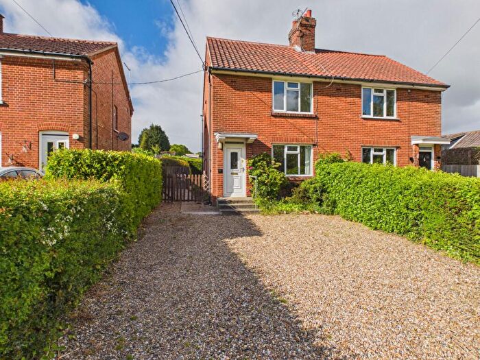 3 Bedroom Semi-Detached House For Sale In Thorpe Market Road, Roughton, NR11