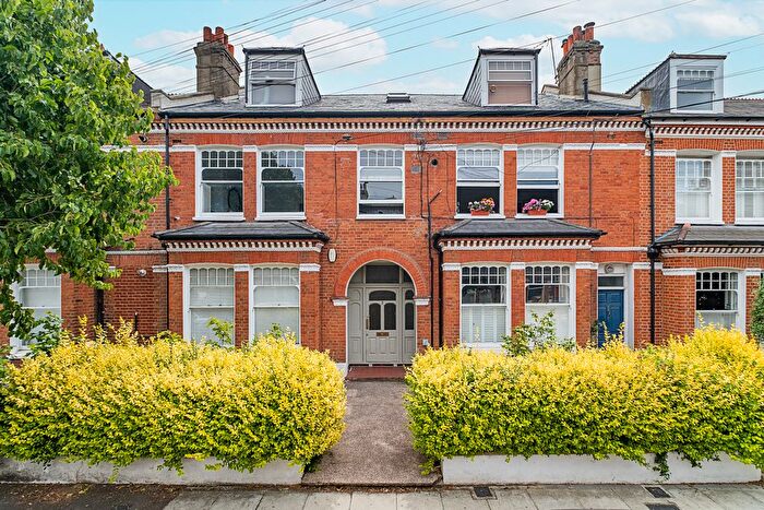 2 Bedroom Flat For Sale In Veronica Road, London, SW17