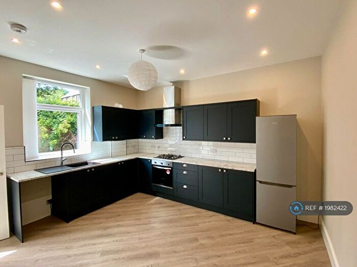 4 Bedroom Terraced House To Rent In South Street, Paddock, Huddersfield, HD1