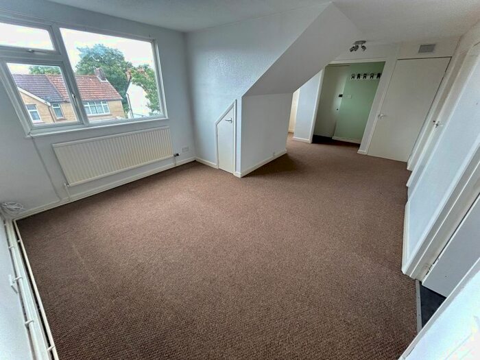 1 Bedroom Flat To Rent In Gander Green Lane, Sutton, SM1