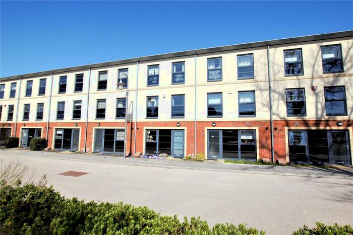 4 Bedroom Terraced House To Rent In Lion Road, Farnborough, Hampshire, GU14