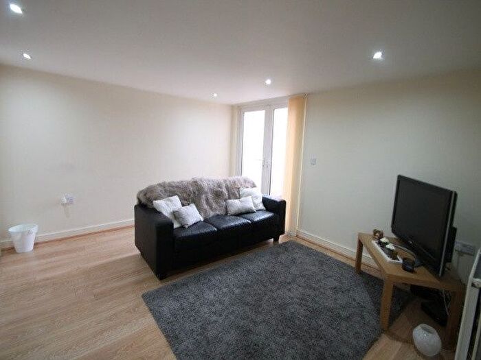 2 Bedroom Flat To Rent In Hanover Square, Leeds, LS3